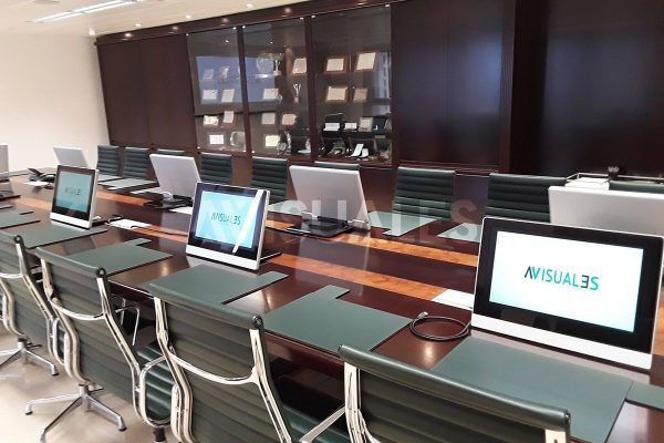 SALA DE JUNTAS CAJA SIETE 15-min